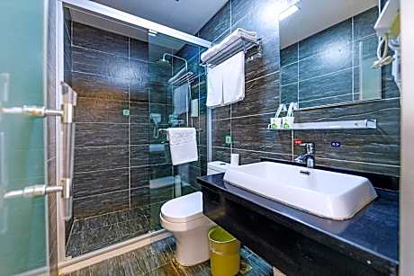 Hi Inn Shanghai Jiading New Town Hotel