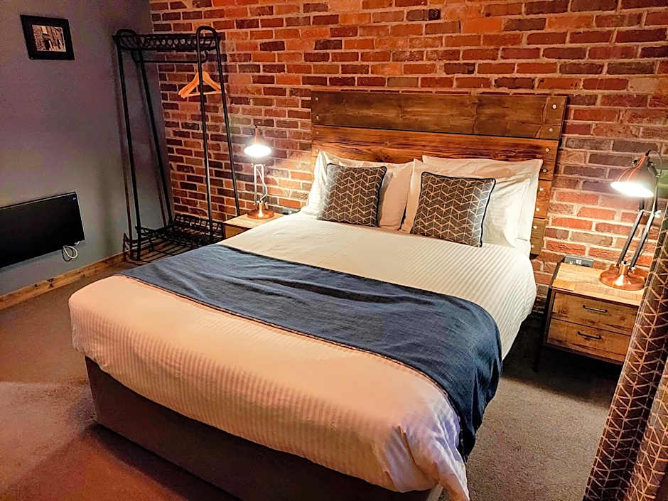 Photo 1 of 9 of 1 King Bed