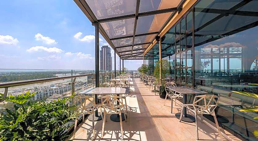 The Iris Signature Hotel and Spa
