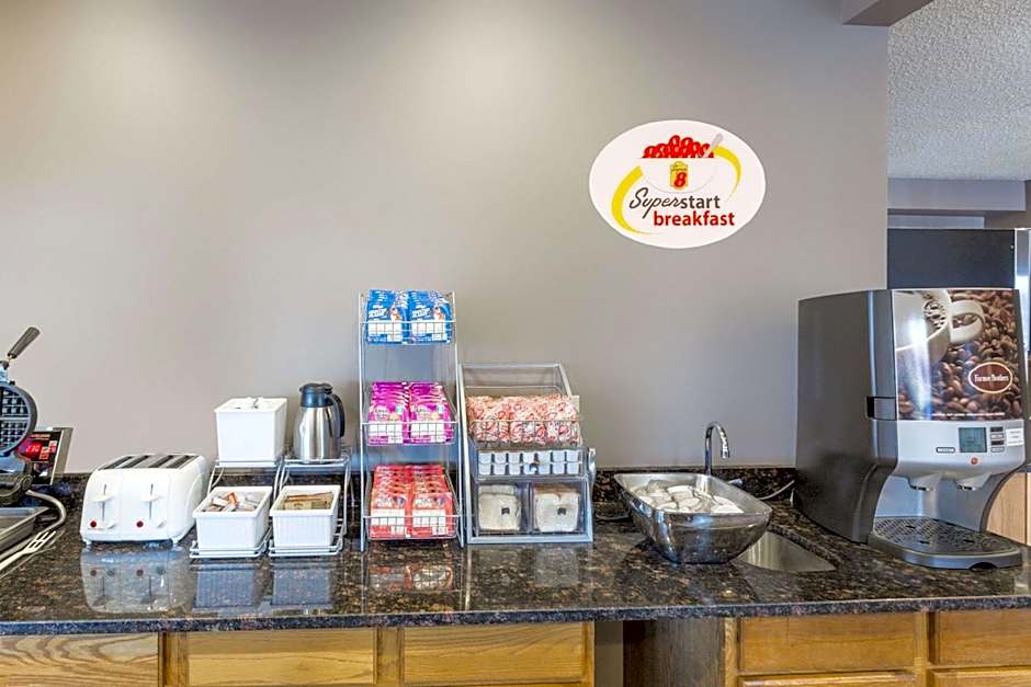 Super 8 by Wyndham Carroll/East