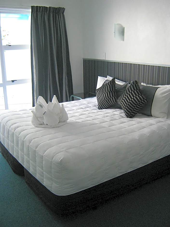 Palm Court Motor Inn