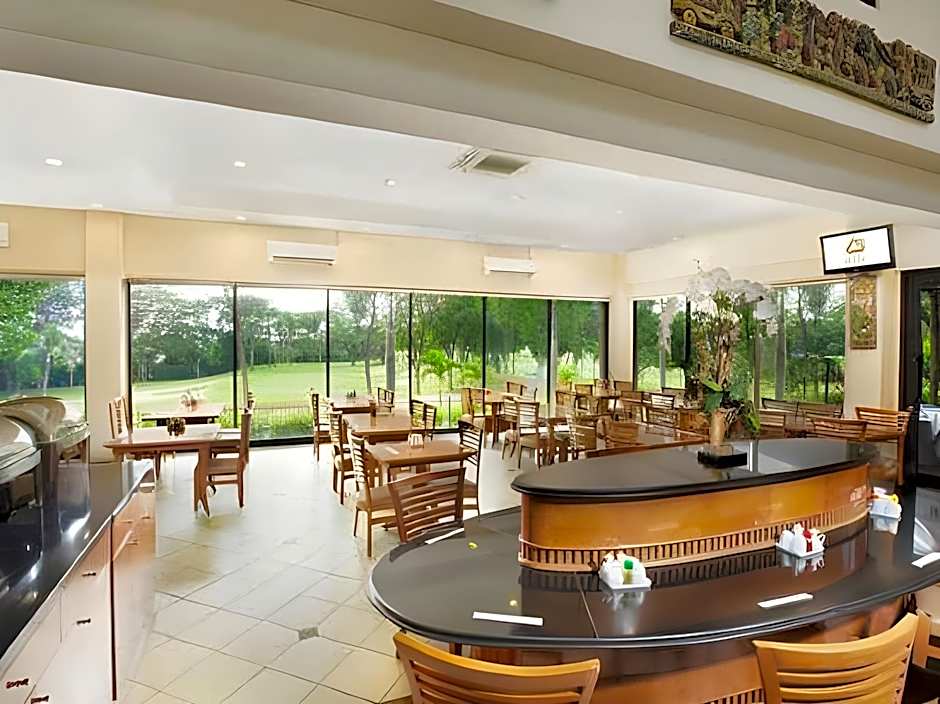 Puri Kiic Golf View Hotel