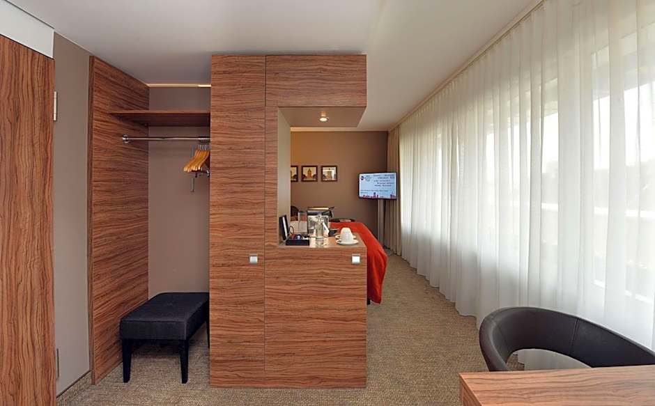 Best Western Plus Delta Park Hotel