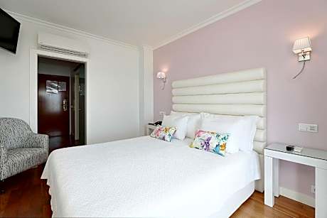 Double Sea View Room with Balcony