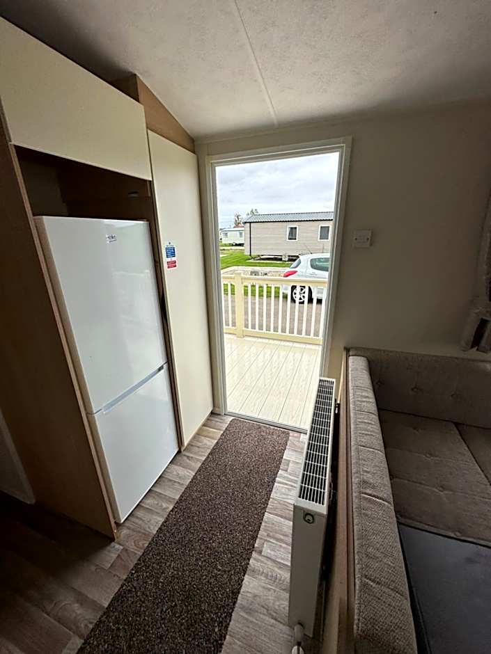 Sunnymede E11 Keyshare Holiday lets 8 Berth