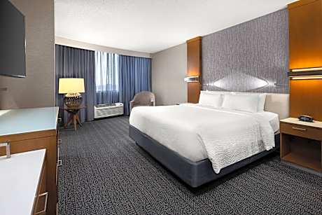 Suite, 1 Bedroom (Mobility/Hearing Access, Roll-In Shwr) (2 Queen Beds and 1 Double Sofa Bed)