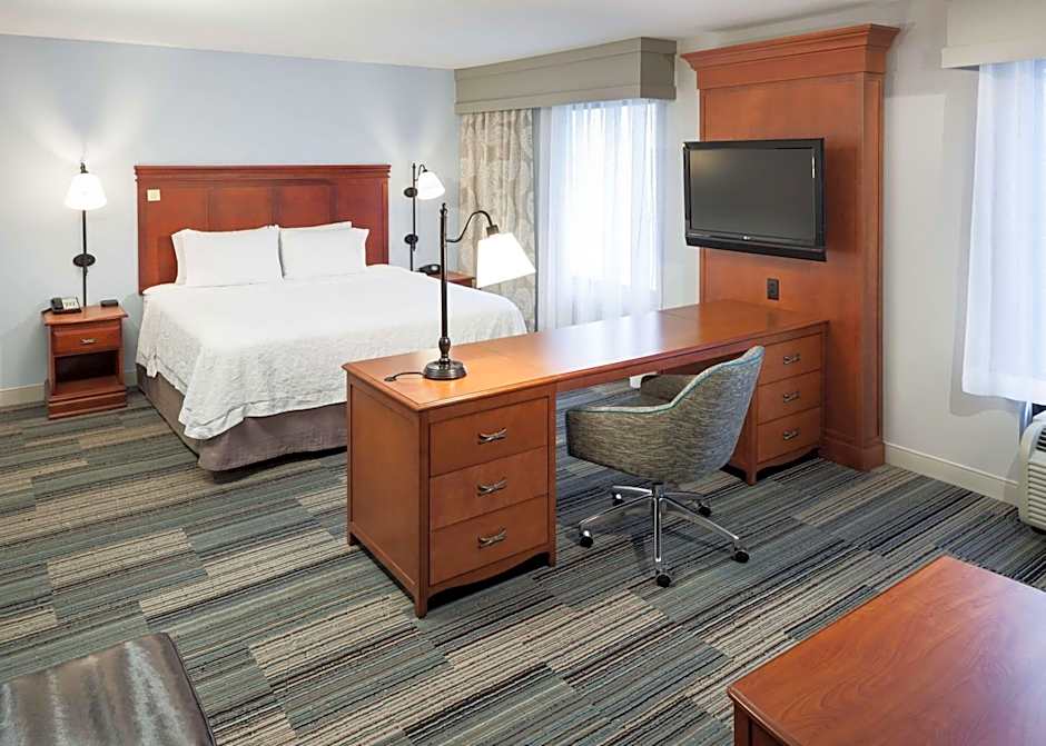 Hampton Inn By Hilton And Suites Cedar Rapids North