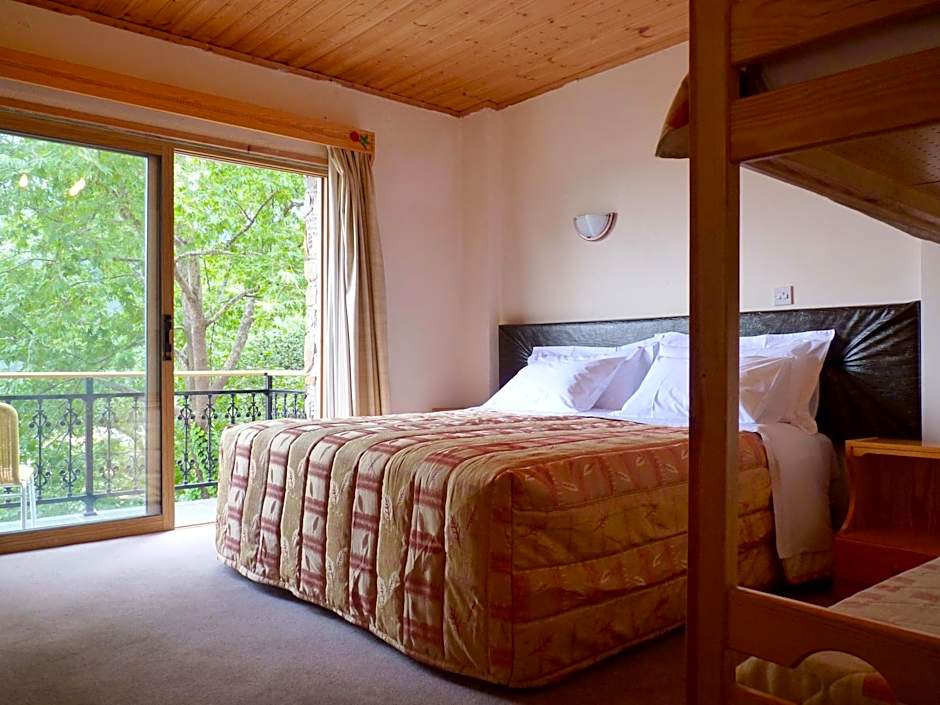 Mountain Rose Hotel & Restaurant