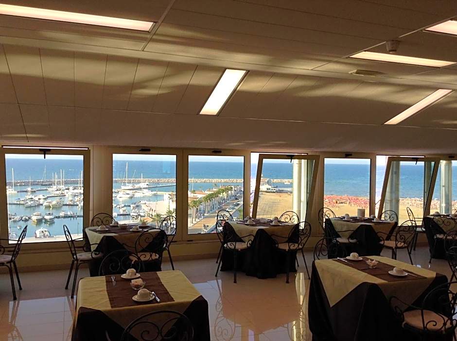 Hotel Borgo Marina