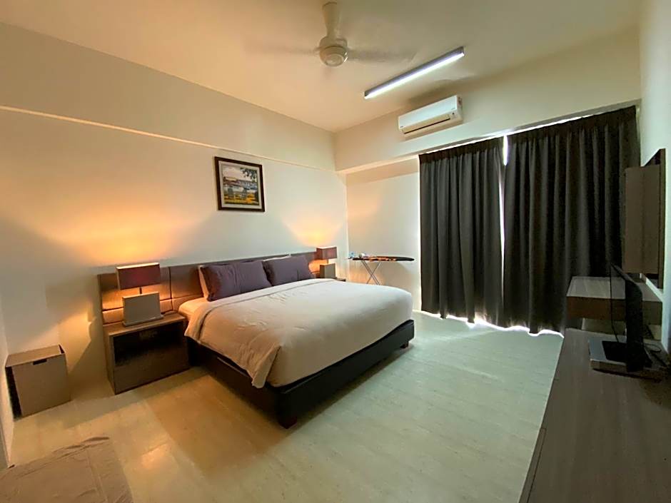 By The Sea Side Seaview and Mountain View 252