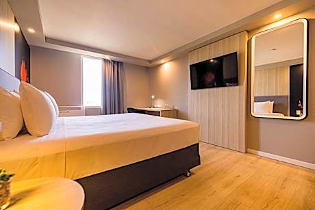 Premier King Room