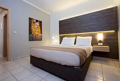 Family Room | Front Sea View