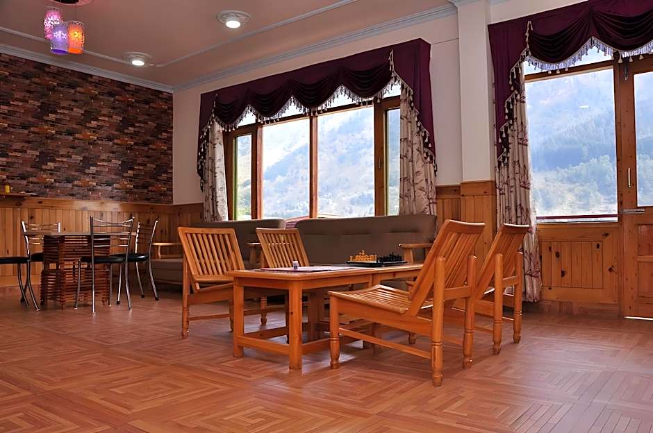 Kings Land Hotel – Manali, PA
