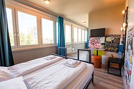 Twin room for Single use