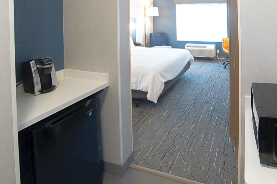 Holiday Inn Express And Suites Moose Jaw