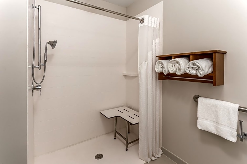 Holiday Inn Express Hotel & Suites Burlington by IHG