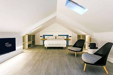 Deluxe Suite with Spa Bath