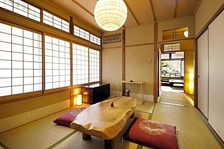 Quadruple Room with Shared Bathroom