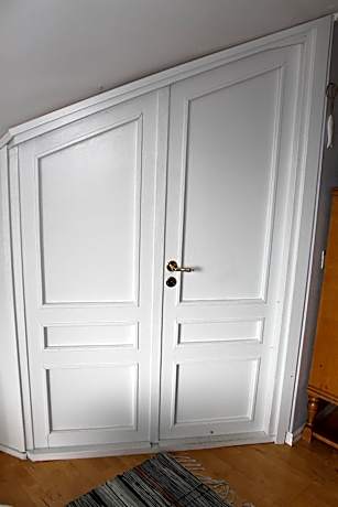 Two-Bedroom Apartment with Balcony - No pets