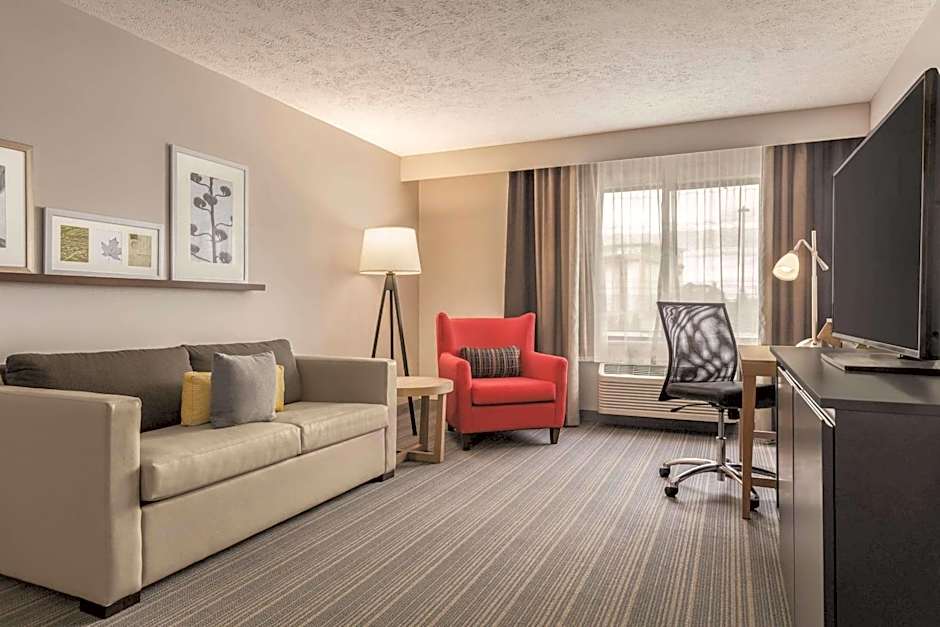 Country Inn & Suites by Radisson, Erie, PA