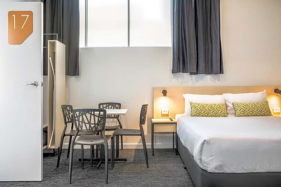 Nightcap at Seaford Hotel