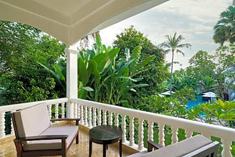 Garden Wing King – Pool View