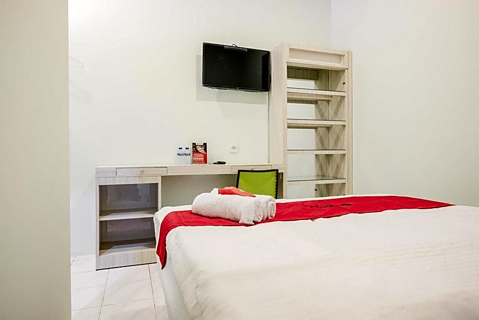 RedDoorz @ Jalan Pangeran Antasari Lampung 2
