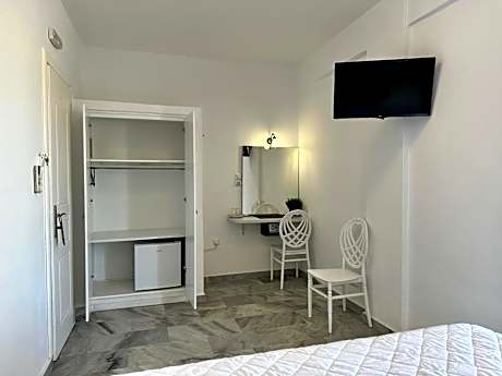 Double Room with Balcony and Sea View