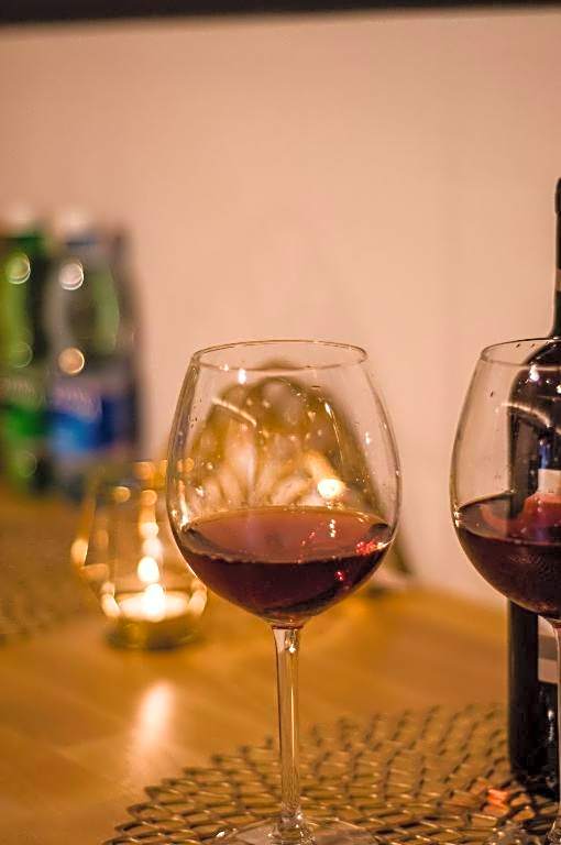 UNDERGROUND Jacuzzi Rooms