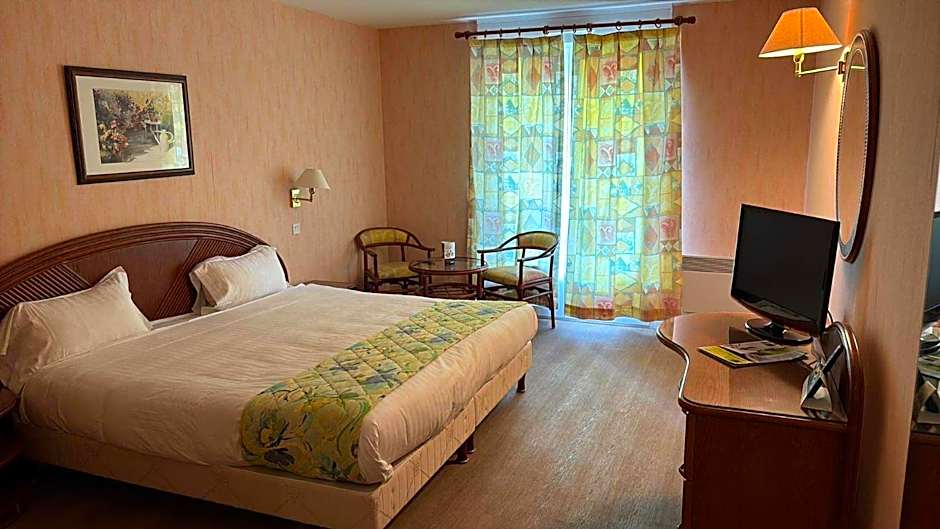 Logis Hôtel du Pont Neuf