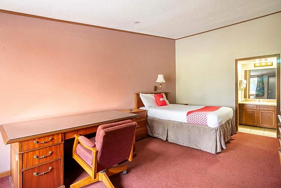 OYO Hotel Daleville AL Hwy 84