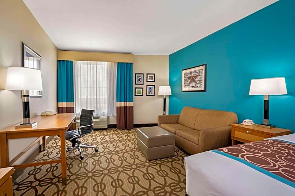 La Quinta Inn & Suites by Wyndham Houston Willowbrook