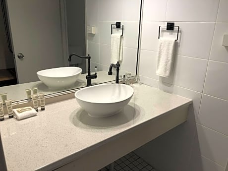 Superior King Room with Ocean or River View