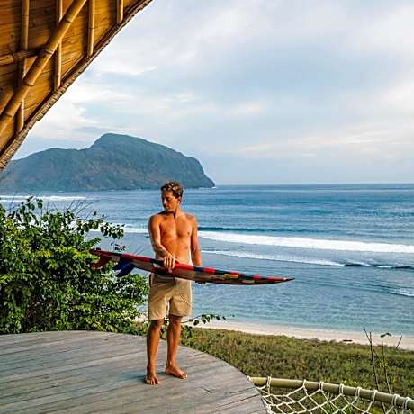 Kini Resort - Luxury Beachfront Bamboo Resort