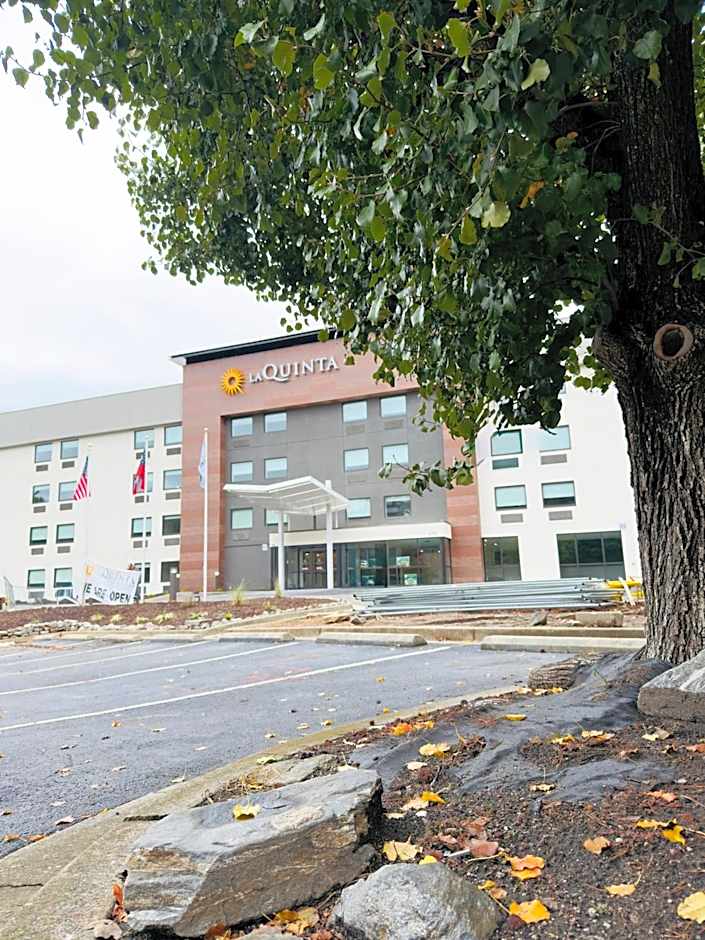 La Quinta Inn & Suites by Wyndham Atlanta Roswell