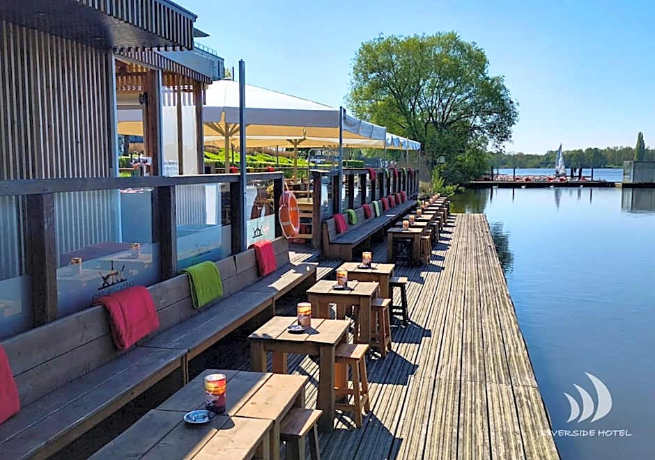 Riverside Hotel