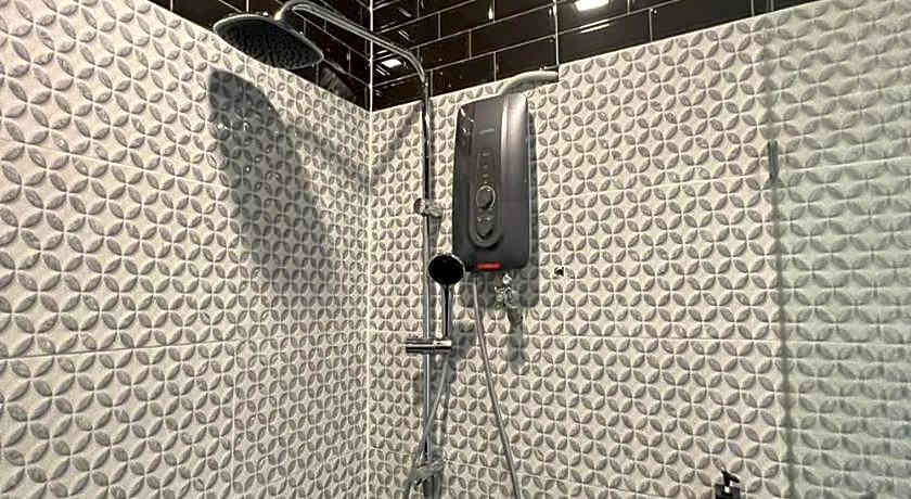 M S Hotel, Tengku Kelana KTM Klang