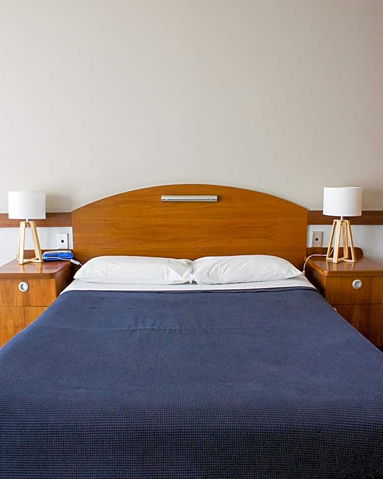 Highlander Hotel Bar Kitchen Rooftop