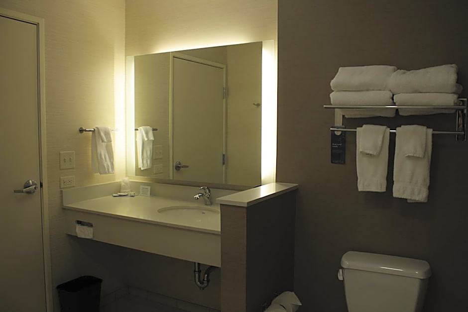 Fairfield Inn & Suites by Marriott Detroit Lakes