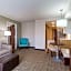 Hawthorn Suites by Wyndham Wheeling Triadelphia at Highlands