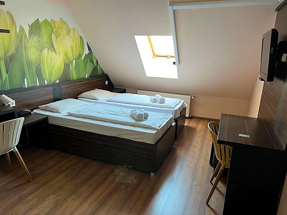 Green Hotel Budapest