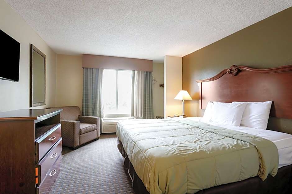 Photo 1 of 7 of 1 King Bed Suite