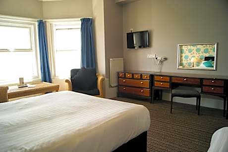 Family Room with Sea View