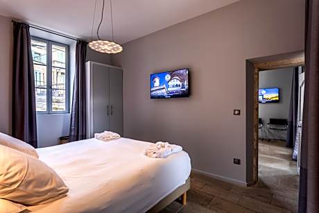 Deluxe Family Suite with Poolside terrace