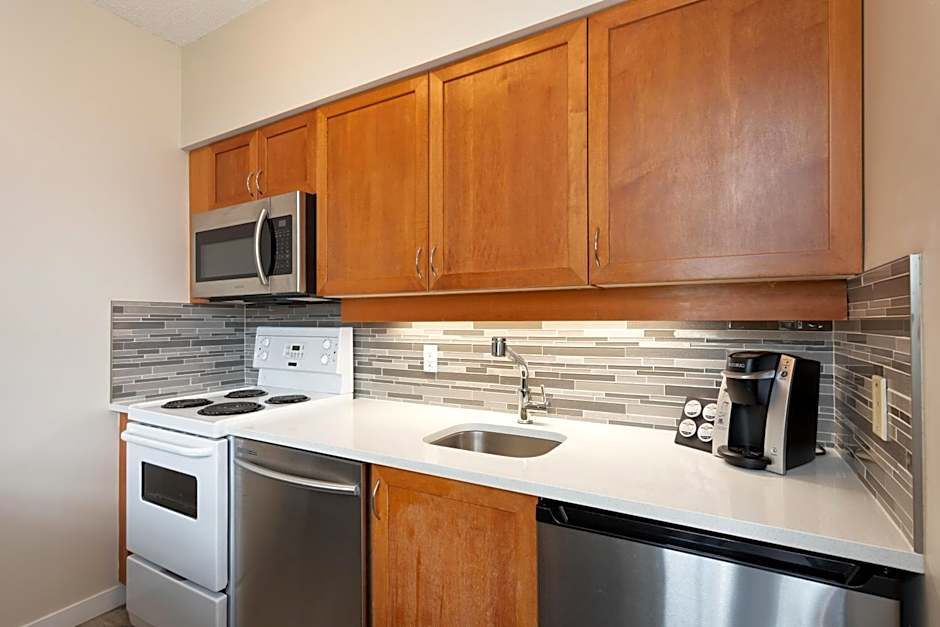 Alpenglow Lodge Junior Penthouse by MVA