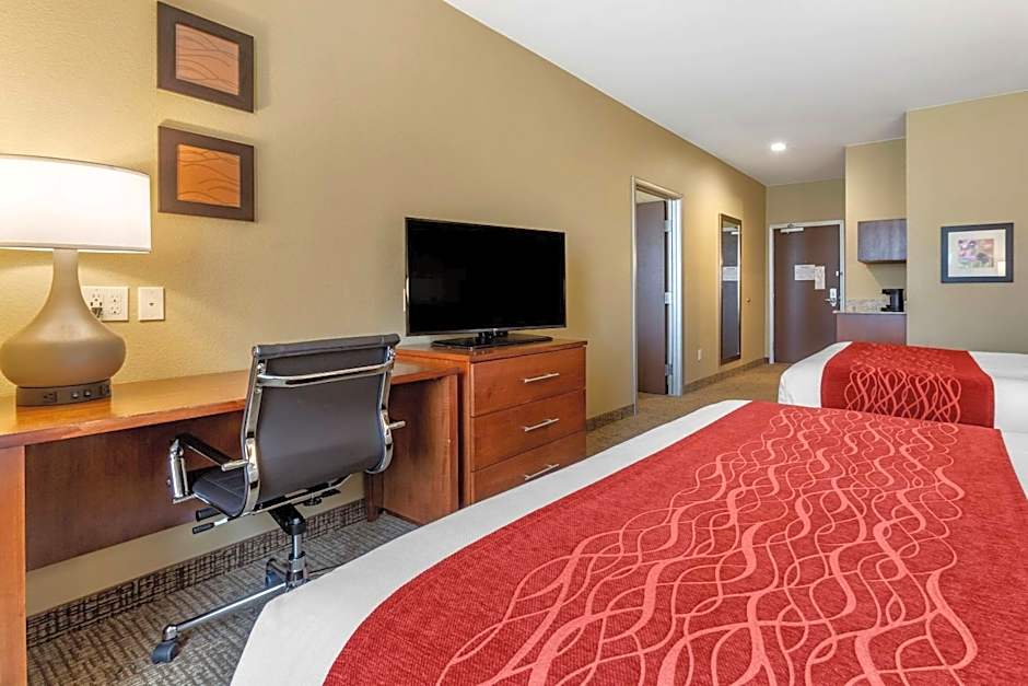 Comfort Inn & Suites Near Mt. Rushmore