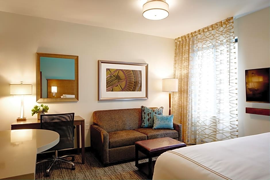 Staybridge Suites Seattle Downtown - Lake Union, an IHG Hotel