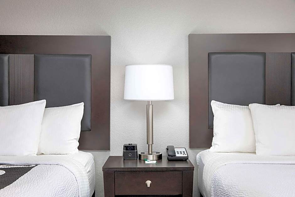 La Quinta Inn & Suites by Wyndham Atlanta Airport