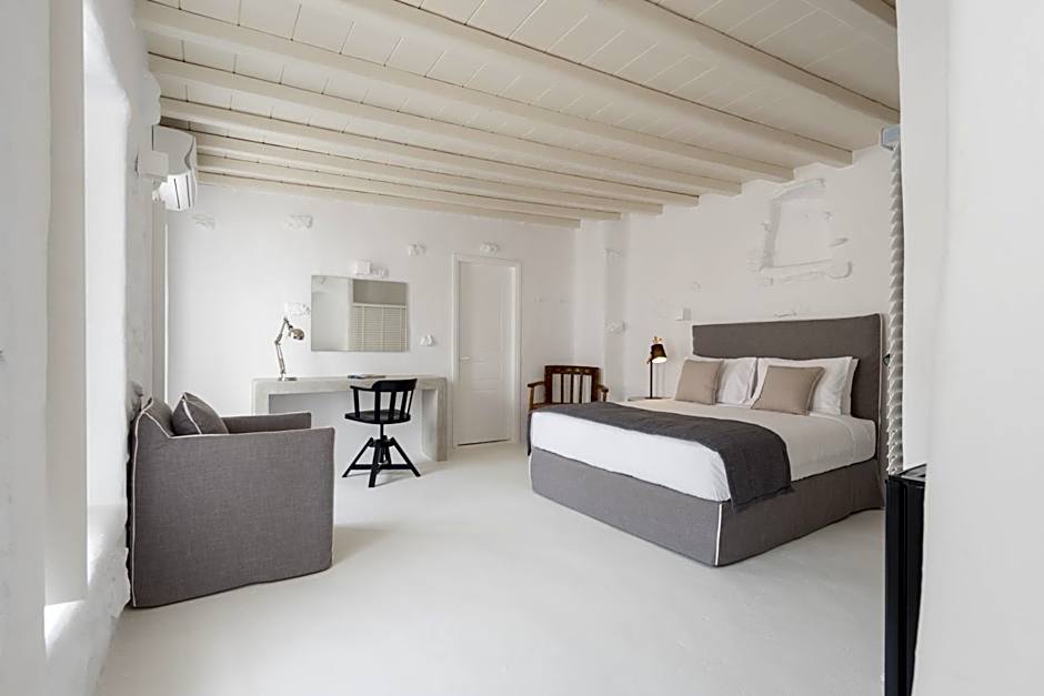 Cova Mykonos Suites