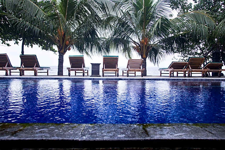 Tradisi Beach Front Villas